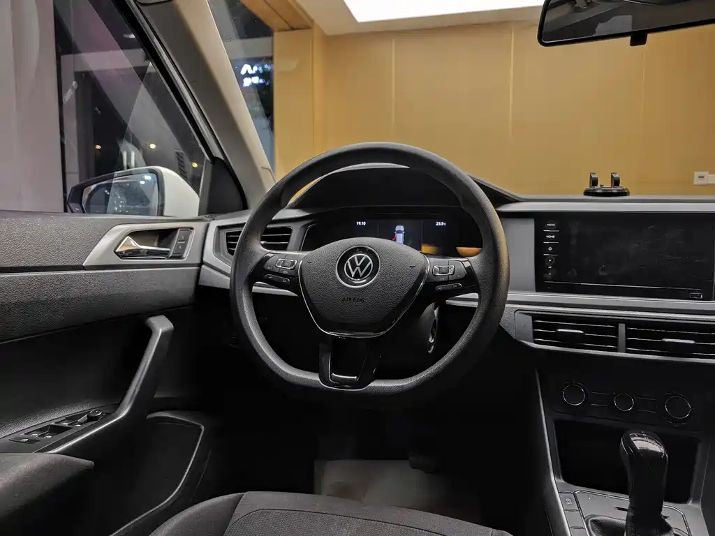 Polo 2023 facelift Plus 1.5L automatic indulgence version купить на сайте DeffCars