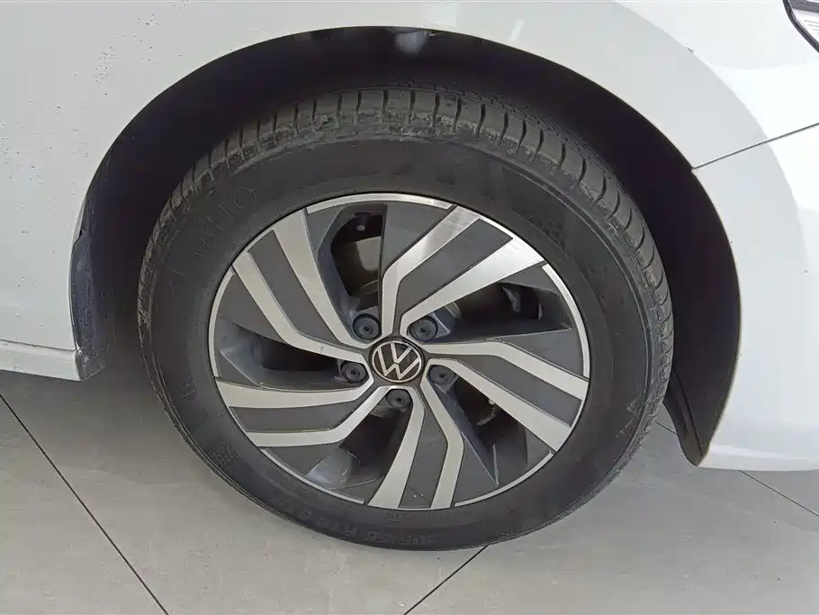 Bora 2023 200TSI DSG Smart Travel Edition купить на сайте DeffCars