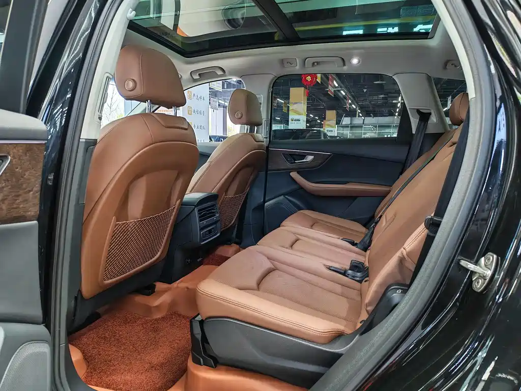 Audi Q7 2023 45 TFSI quattro S line sports купить на сайте DeffCars