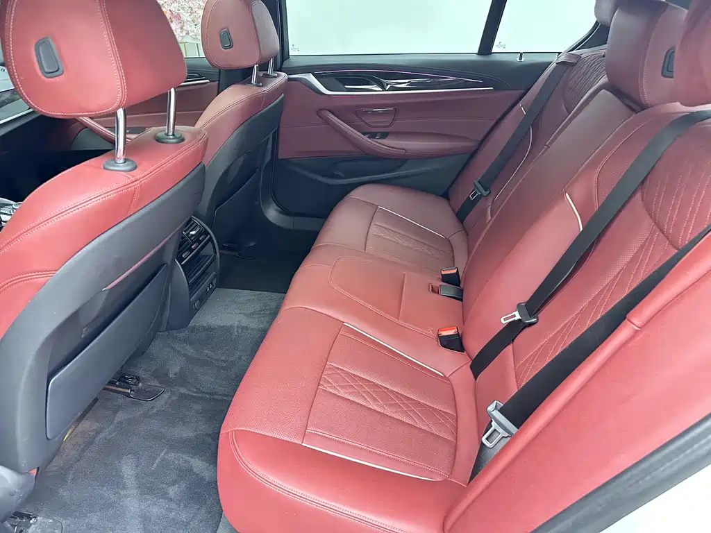 BMW 5 Series 2022 530Li Leading M Sport Kit купить на сайте DeffCars