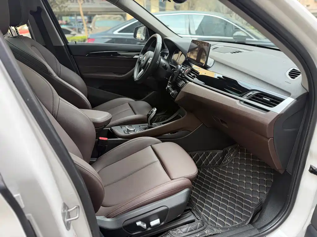 BMW X1 2022 sDrive25Li Leading Model купить на сайте DeffCars