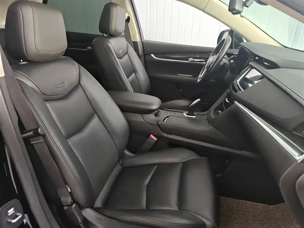Cadillac XT5 2018 25T luxury model купить на сайте DeffCars