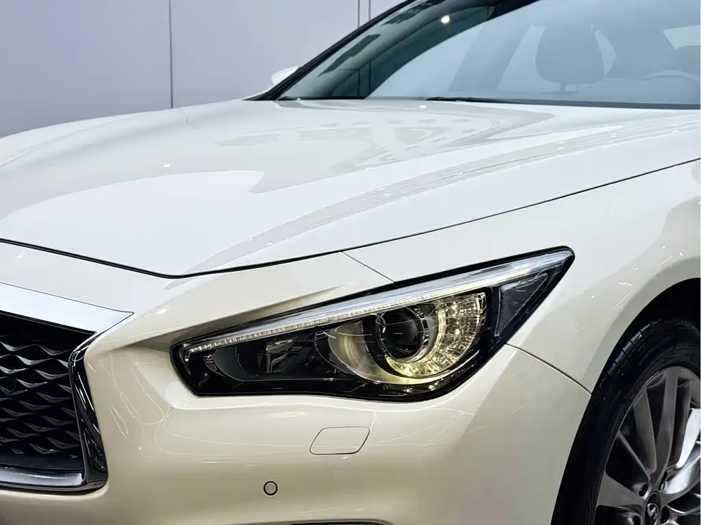 Infiniti Q50L 2018 2.0T Premium Edition National VI купить на сайте DeffCars
