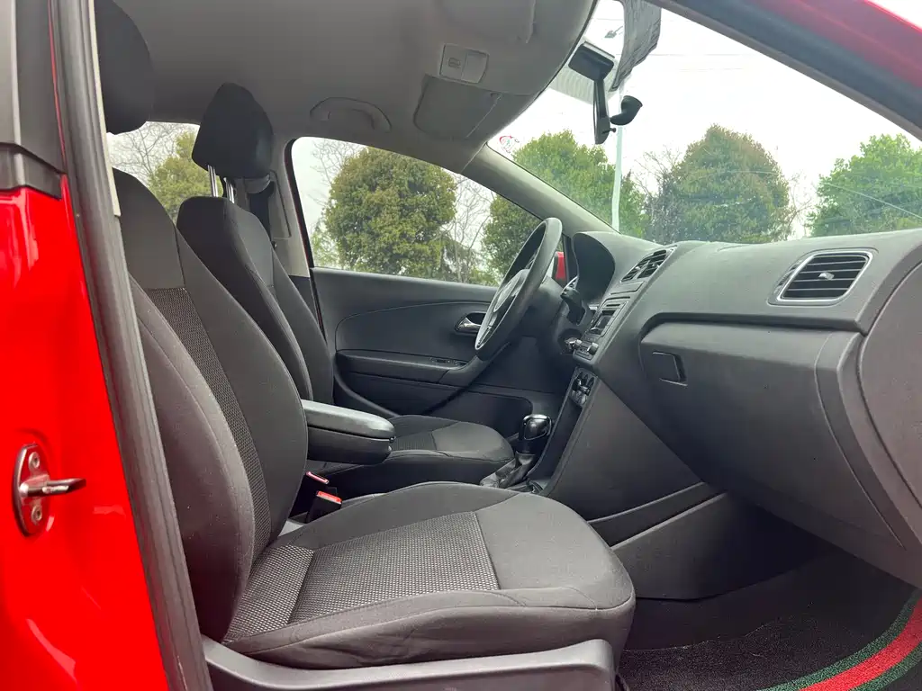 Polo 2013 1.4L automatic comfort version купить на сайте DeffCars