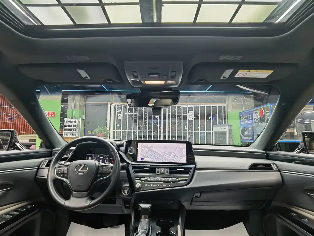 Lexus ES 2023 200 Excellence Edition купить на сайте DeffCars