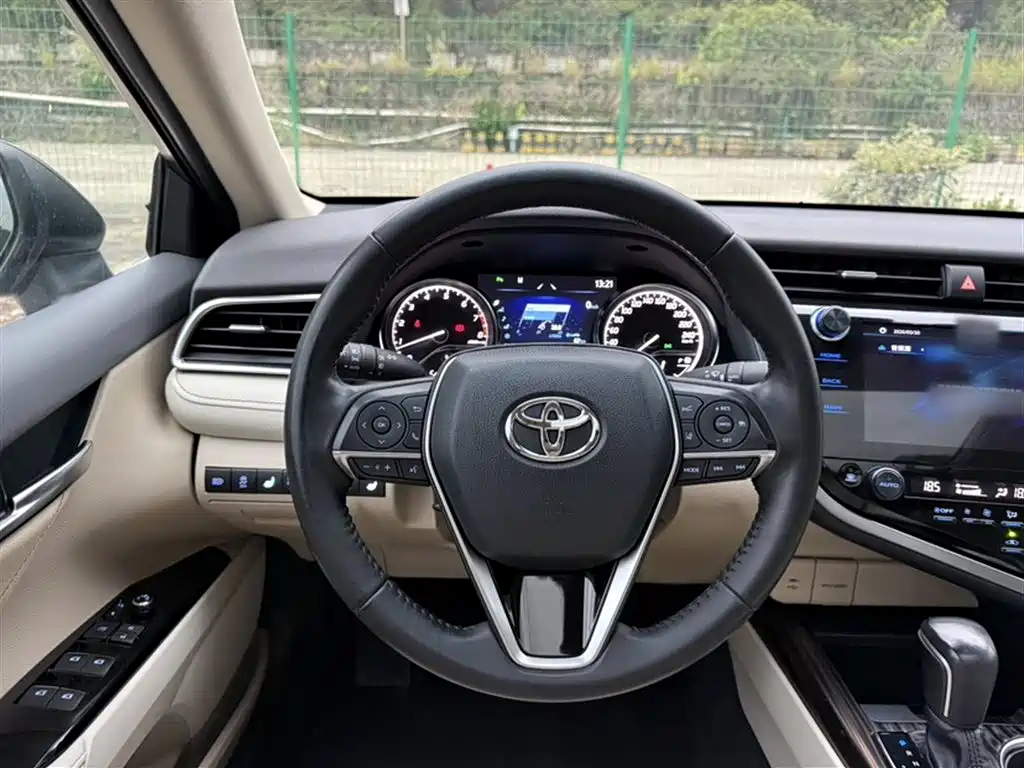 Camry 2019 2.5G Deluxe Edition National VI купить на сайте DeffCars