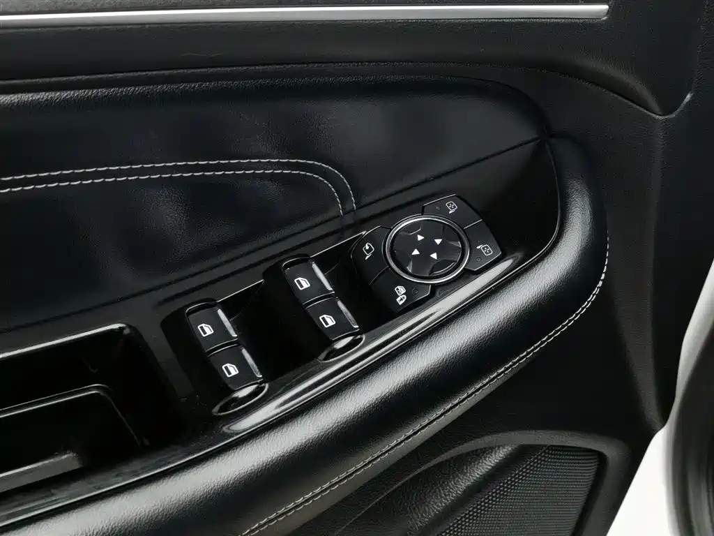 Ruijie 2021 PLUS EcoBoost 245 two-wheel drive Hao Rui type 7 seats купить на сайте DeffCars