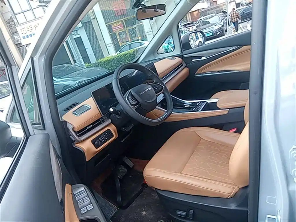 Maxus G50 plug-in hybrid 2025 pilot version купить на сайте DeffCars