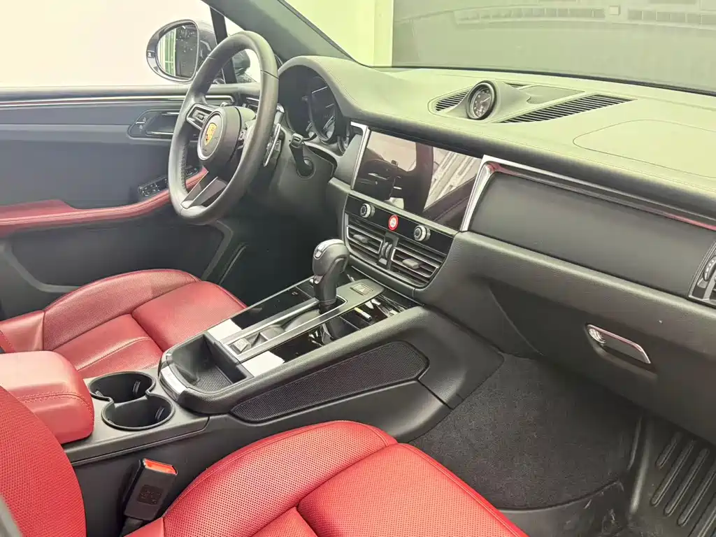 Macan 2023 Macan 2.0T купить на сайте DeffCars