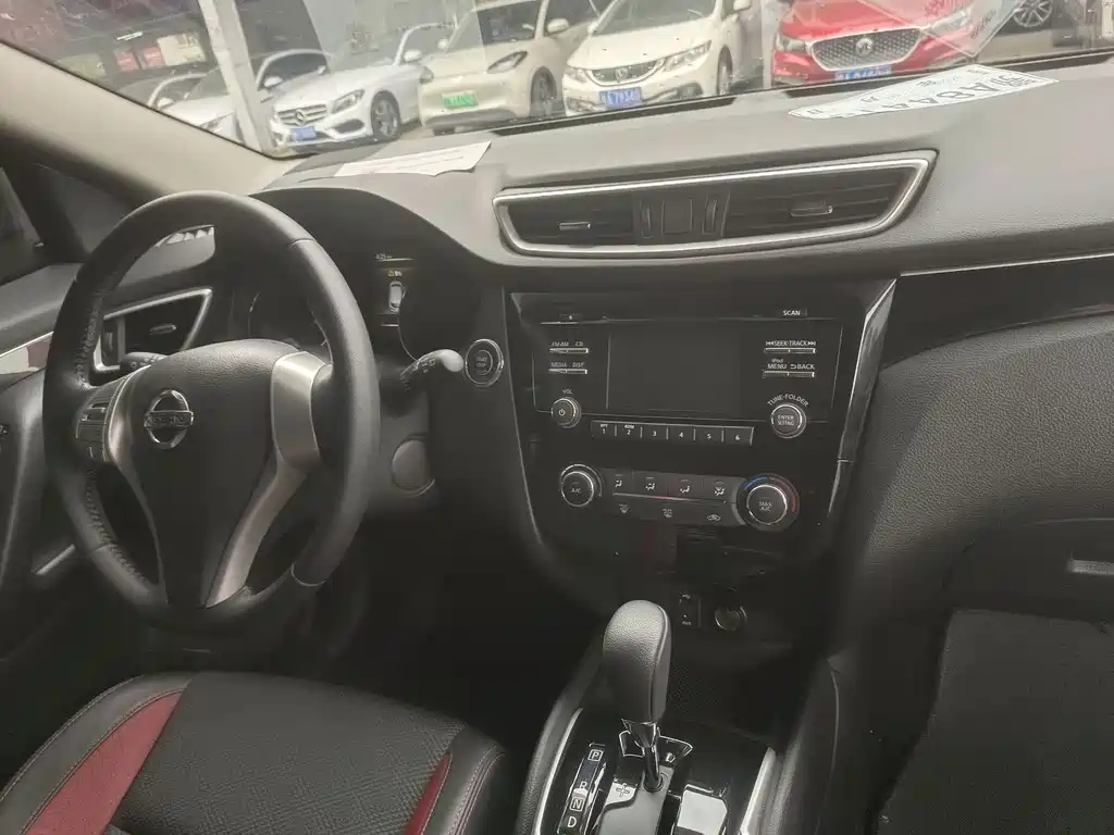 Qashqai 2016 2.0L CVT Deluxe Edition купить на сайте DeffCars