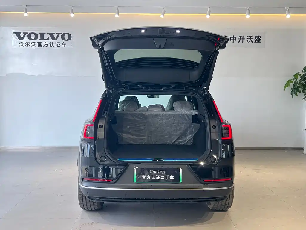 Volvo XC70 Plug-in Hybrid 2026 Four-wheel Drive Super Long Range Plus купить на сайте DeffCars