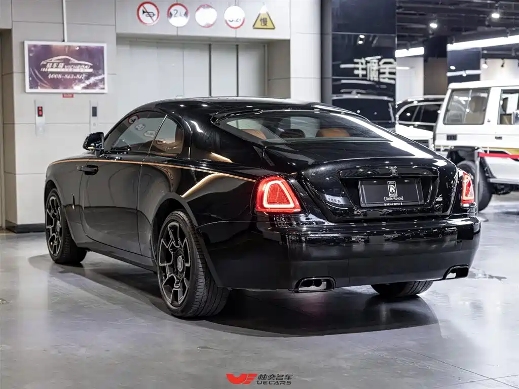 Phantom 2018 6.6T Black Badge купить на сайте DeffCars