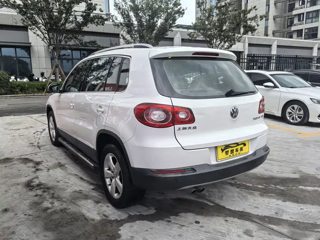 Tiguan 2012 1.8TSI automatic two-wheel drive urban version купить на сайте DeffCars