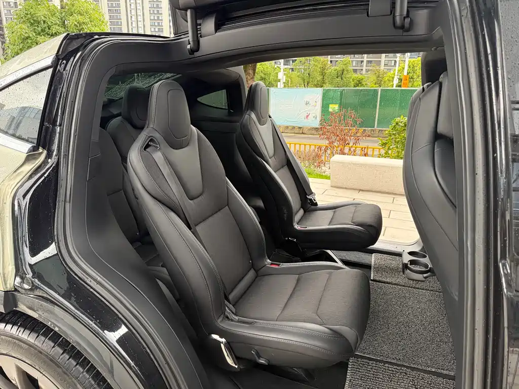 Model X 2017 Model X 100D Long Range Edition купить на сайте DeffCars