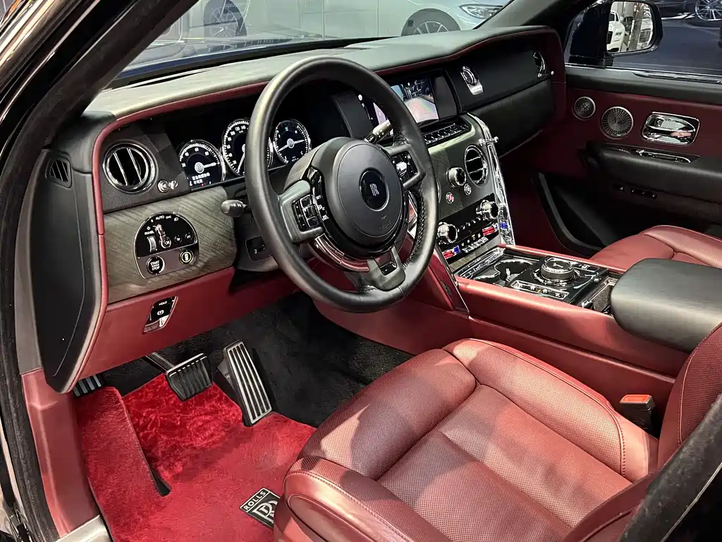 Cullinan 2018 five-seater version купить на сайте DeffCars