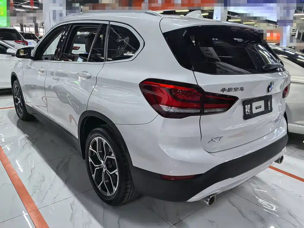 BMW X1 2020 sDrive25Li Leading Model купить на сайте DeffCars