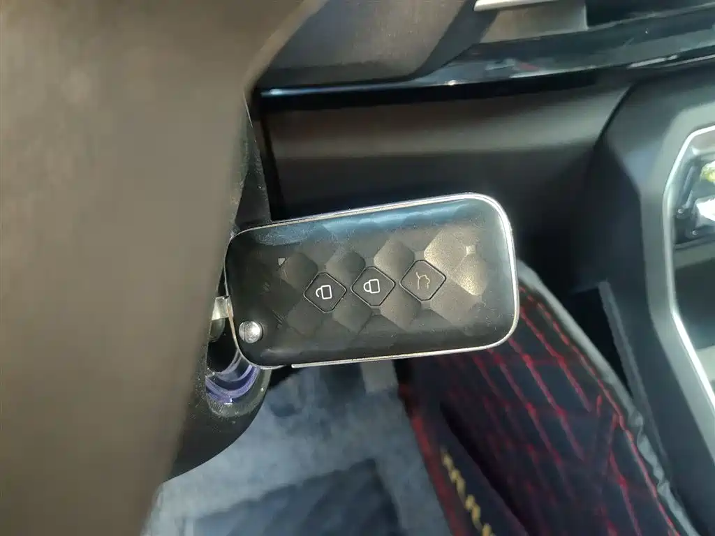 Wuling Xingchen 2021 1.5T manual starlight version купить на сайте DeffCars