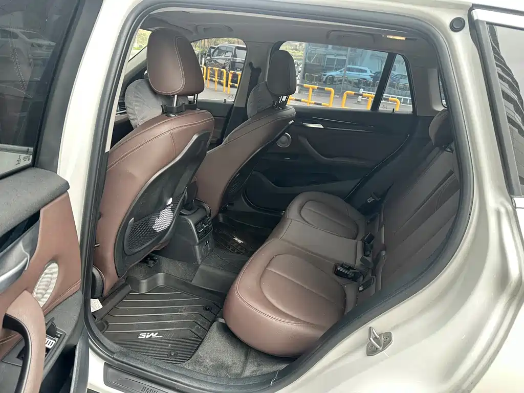 BMW X1 2022 sDrive25Li Leading Model купить на сайте DeffCars