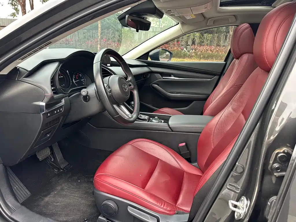 Mazda3 Angkesela 2022 2.0L Automatic Quality Obsidian Edition купить на сайте DeffCars
