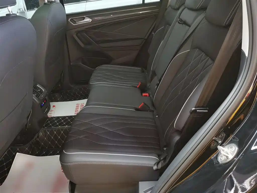 Tiguan L 2022 330TSI automatic two-wheel drive R-Line version купить на сайте DeffCars