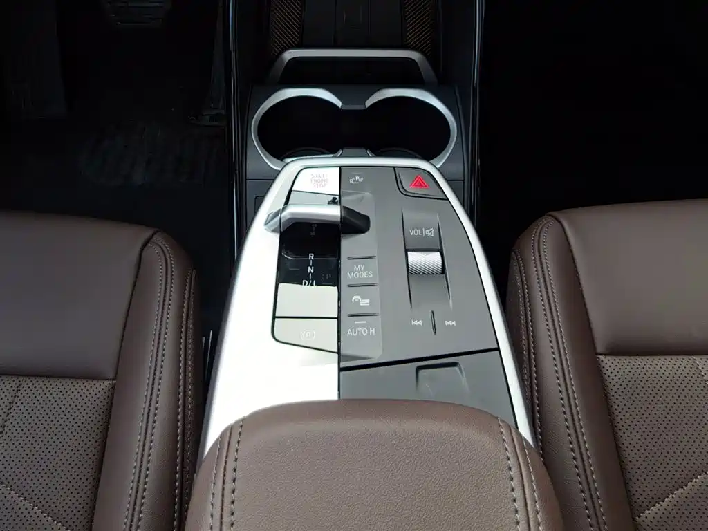 BMW X1 2025 sDrive25Li X Design Package купить на сайте DeffCars
