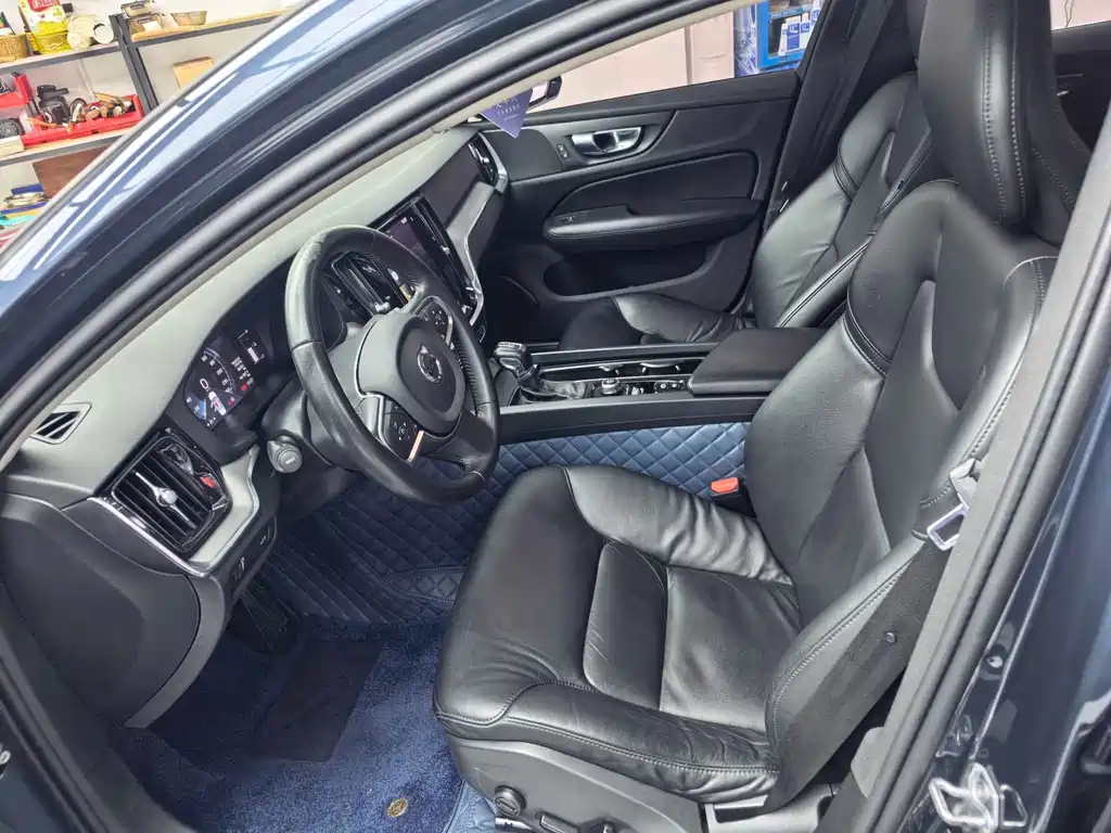 Volvo S60 2020 T4 Zhiyi Luxury Edition купить на сайте DeffCars