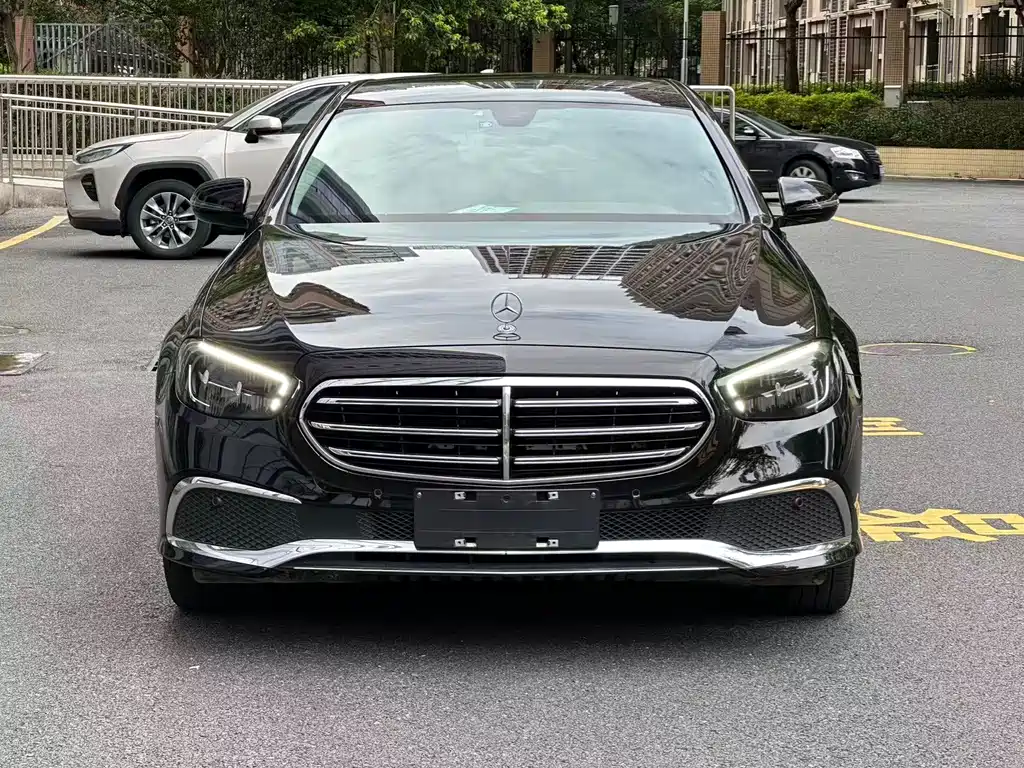 Mercedes-Benz E-Class 2023 E 260 L купить на сайте DeffCars