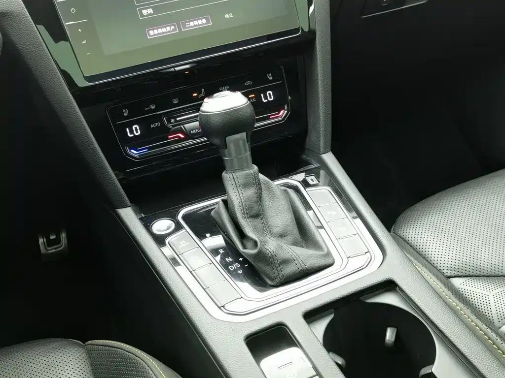 FAW-Volkswagen CC 2021 380TSI eye-catching version купить на сайте DeffCars