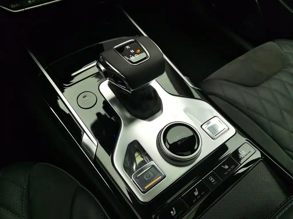 Hongqi HS5 2019 2.0T Zhilian Flagship Edition купить на сайте DeffCars