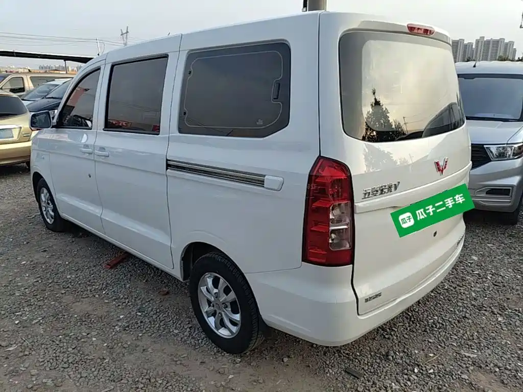 Wuling Hongguang V 2022 1.5L Enjoyable Edition Electric Power Assist LAR купить на сайте DeffCars