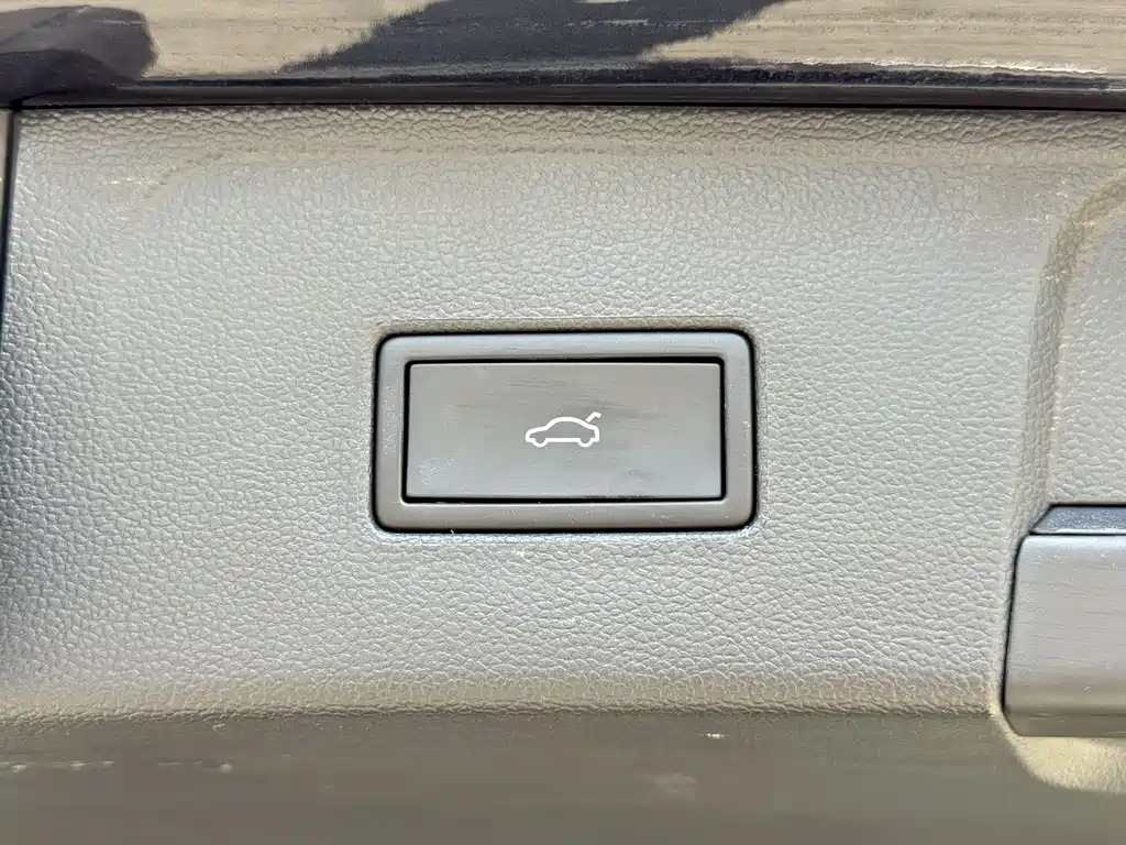 Touron 2024 380TSI four-wheel drive luxury version купить на сайте DeffCars