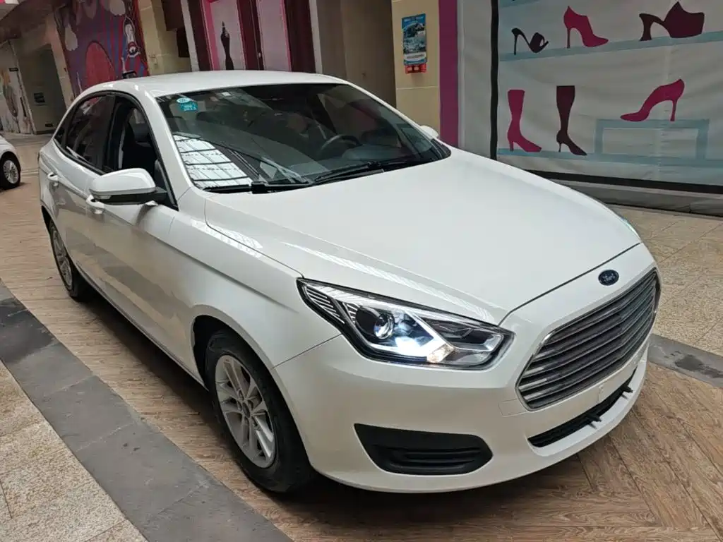 Escort 2019 facelift 1.5L automatic quality model (tire pressure monitoring) National VI купить на сайте DeffCars