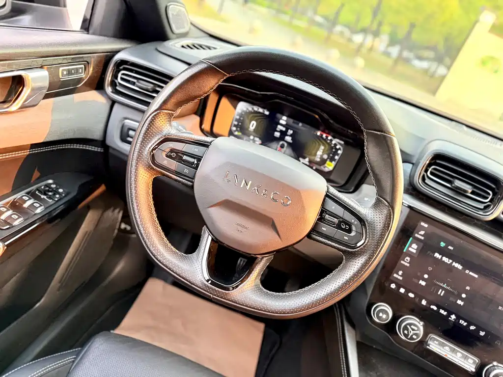 Lynk & Co 03 2022 2.0TD DCT Pro купить на сайте DeffCars