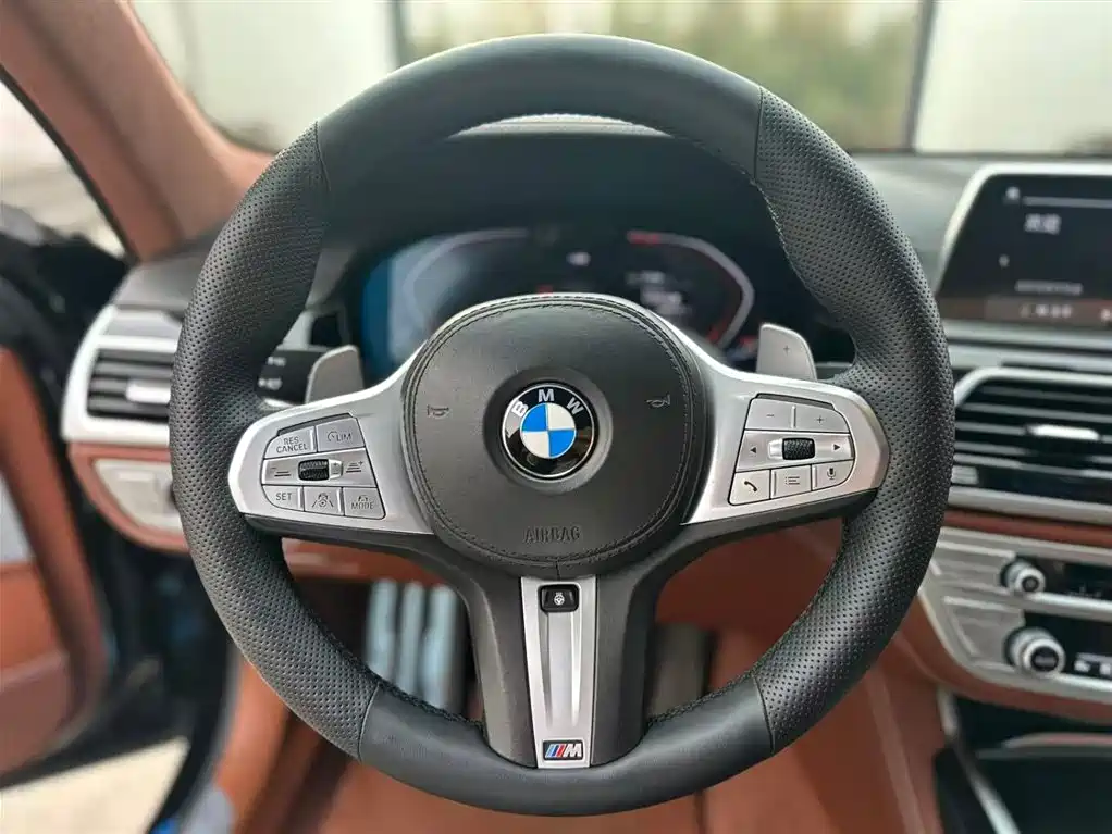 BMW 7 Series 2021 740Li xDrive Executive M Sports Package купить на сайте DeffCars