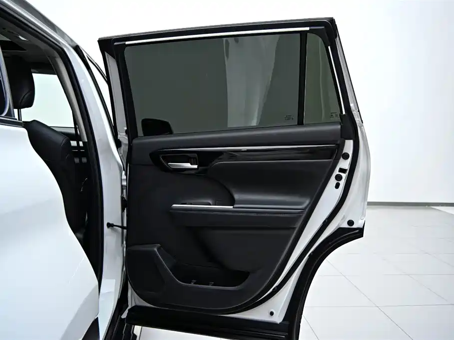 Highlander 2022 dual engine 2.5L four-wheel drive premium version 7 seats купить на сайте DeffCars