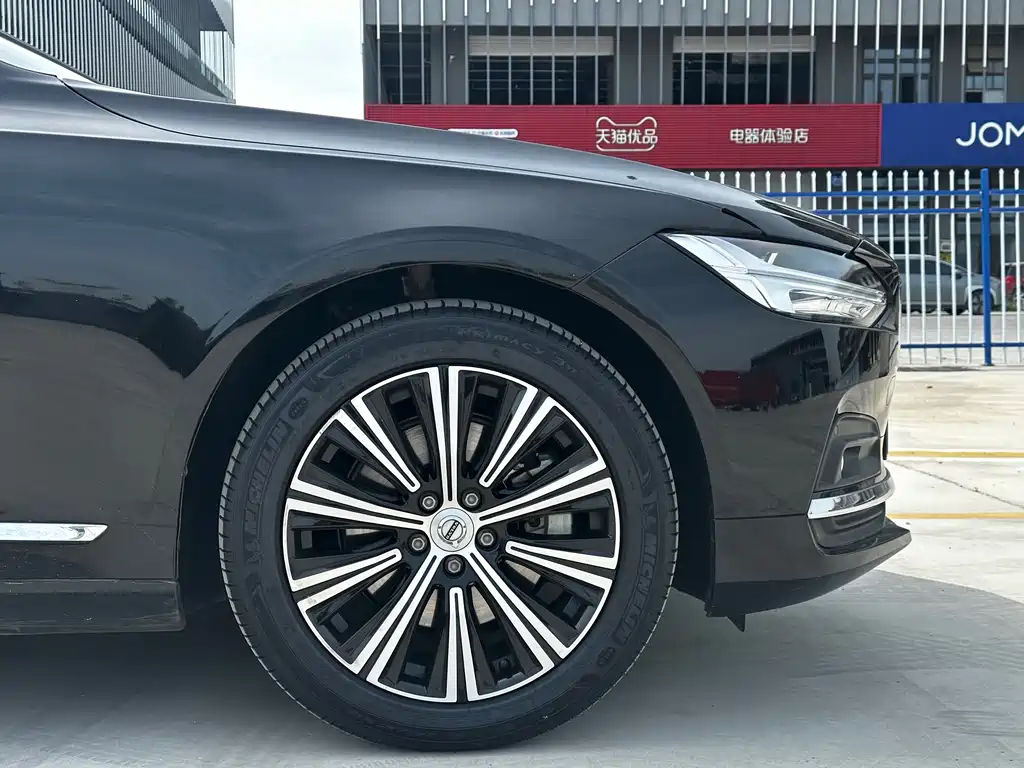 Volvo S90 2021 B5 Zhiyuan Luxury Edition купить на сайте DeffCars