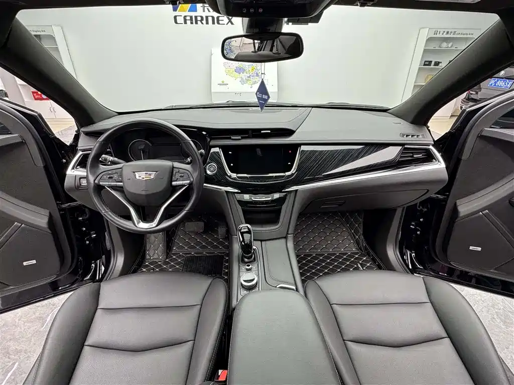 Cadillac XT6 2022 2.0T seven-seat two-wheel drive luxury model купить на сайте DeffCars