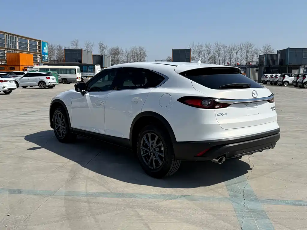 Mazda CX-4 2021 2.0L automatic two-wheel drive Blue Sky Vitality Edition купить на сайте DeffCars