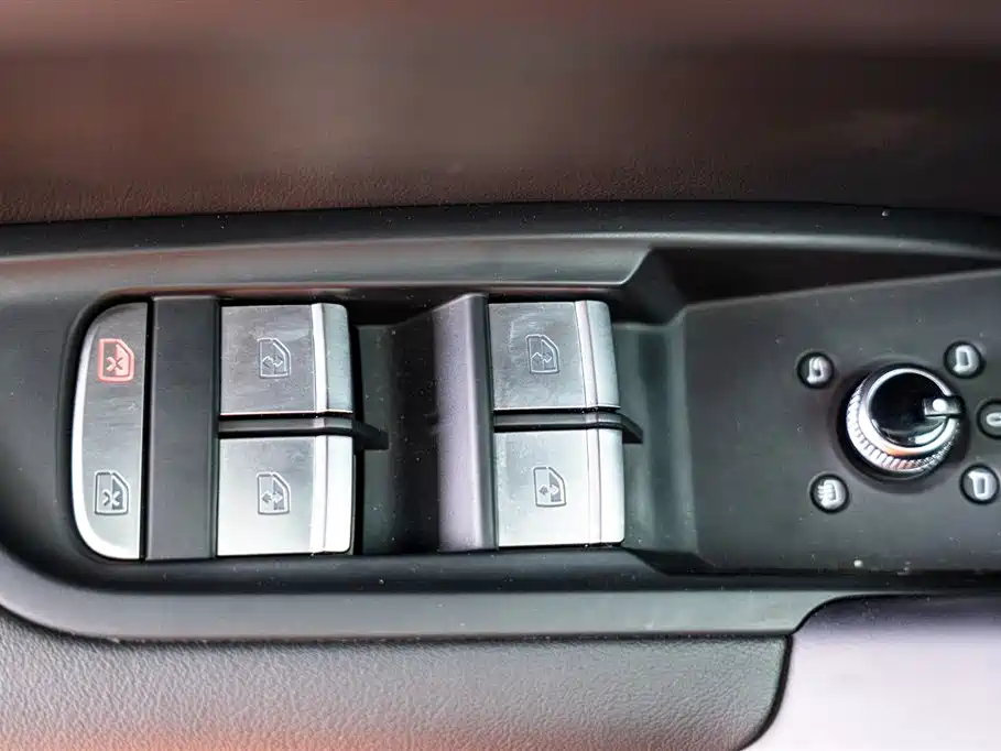 Audi Q5L 2024 40 TFSI luxury and dynamic model купить на сайте DeffCars