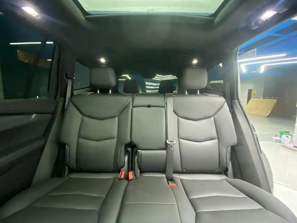 Cadillac XT6 2021 2.0T seven-seat two-wheel drive stylish model купить на сайте DeffCars