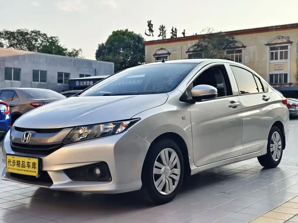 Fengfan 2015 1.5L CVT Comfort Edition купить на сайте DeffCars