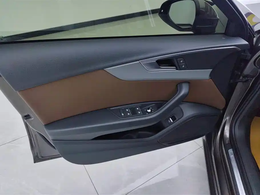 Audi A4L 2018 30th Anniversary Model 30 TFSI Enterprising купить на сайте DeffCars
