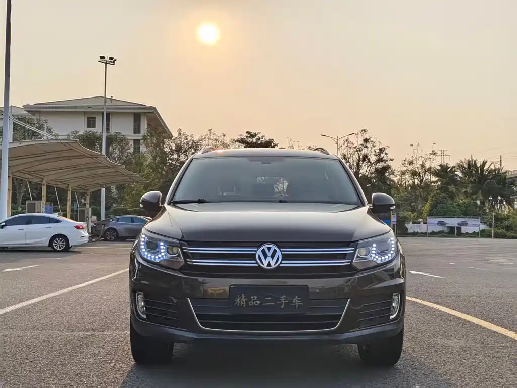 Tiguan 2016 300TSI automatic two-wheel drive comfort version купить на сайте DeffCars
