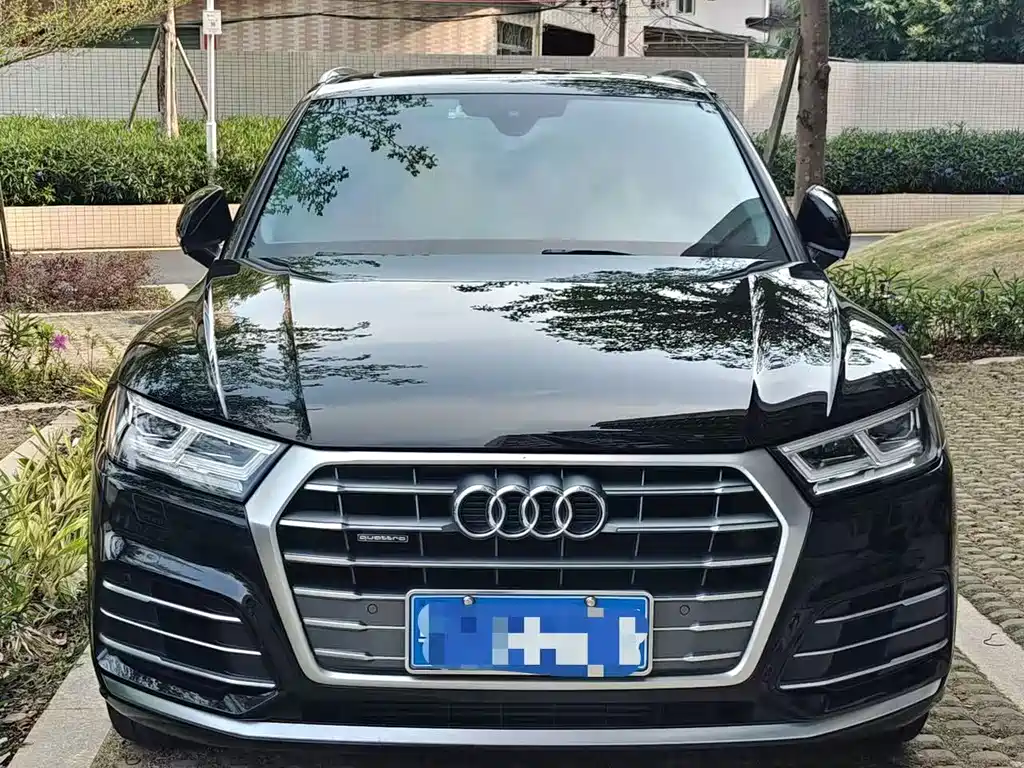 Audi Q5L 2020 40 TFSI enjoys fashionable style купить на сайте DeffCars