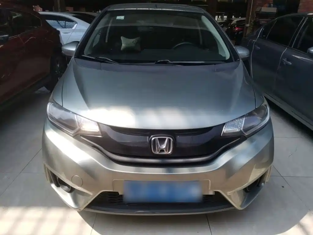 Fit 2014 1.5L SE CVT fashion model купить на сайте DeffCars