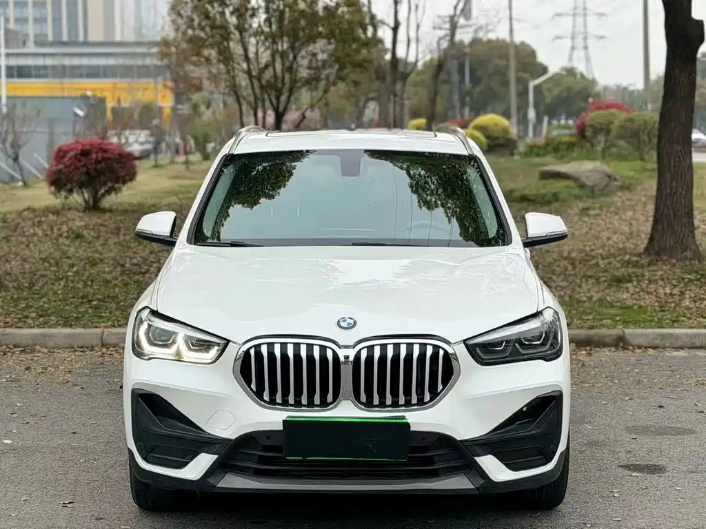 BMW X1 2022 sDrive25Li Leading Model купить на сайте DeffCars
