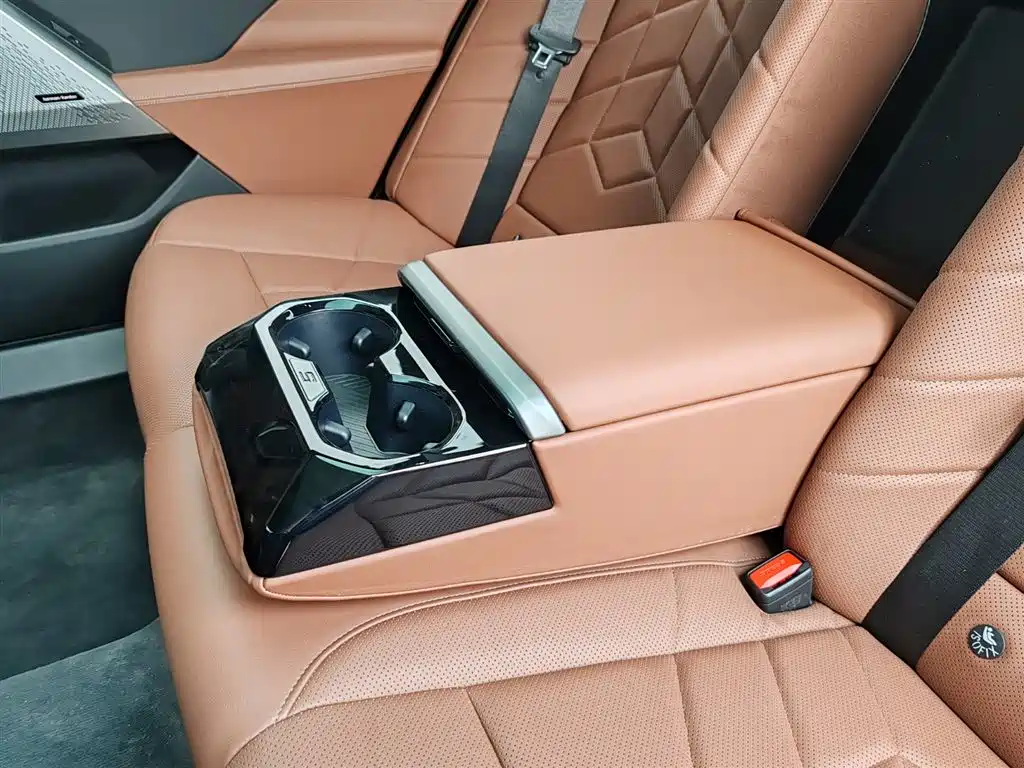 BMW 5 Series 2024 530Li Leading Luxury Package купить на сайте DeffCars