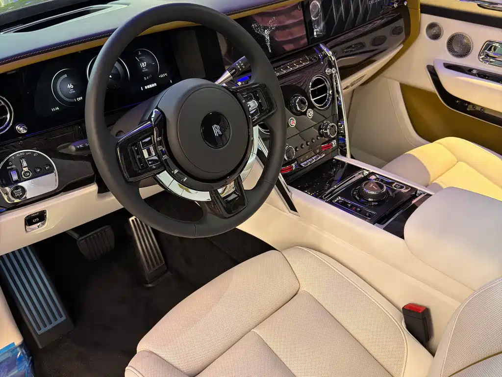 Cullinan 2024 four-seat version купить на сайте DeffCars
