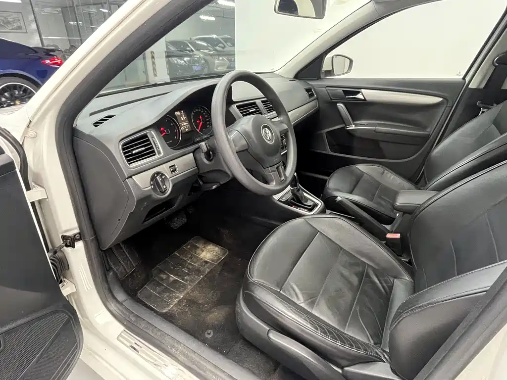 Lavida 2015 1.6L automatic comfort version купить на сайте DeffCars