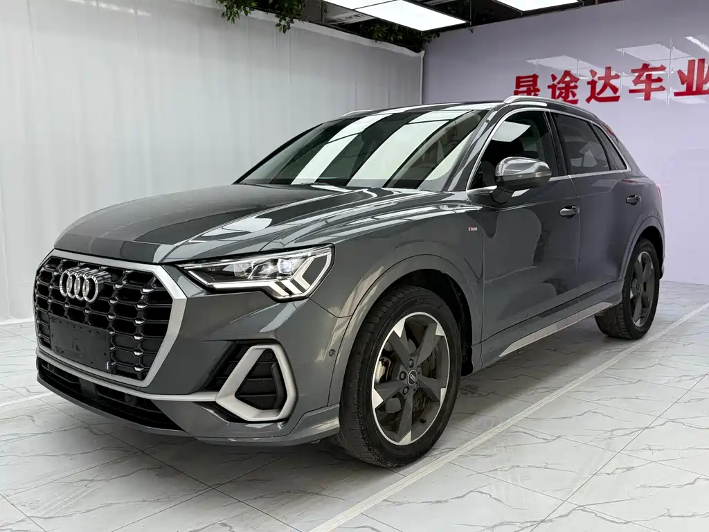 Audi Q3 2022 35 TFSI Fashionable and Dynamic купить на сайте DeffCars